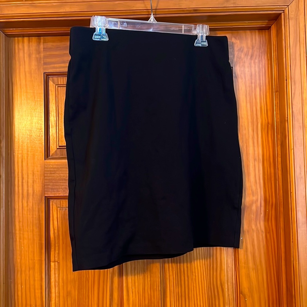Old Navy Stretch pencil skirt